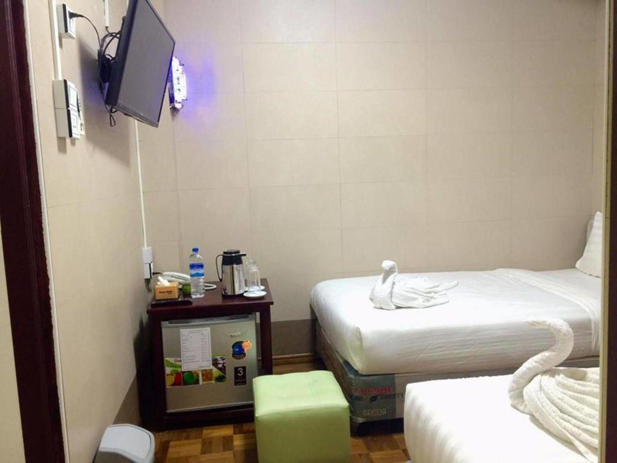 Pandora Motel Yangon Exterior photo