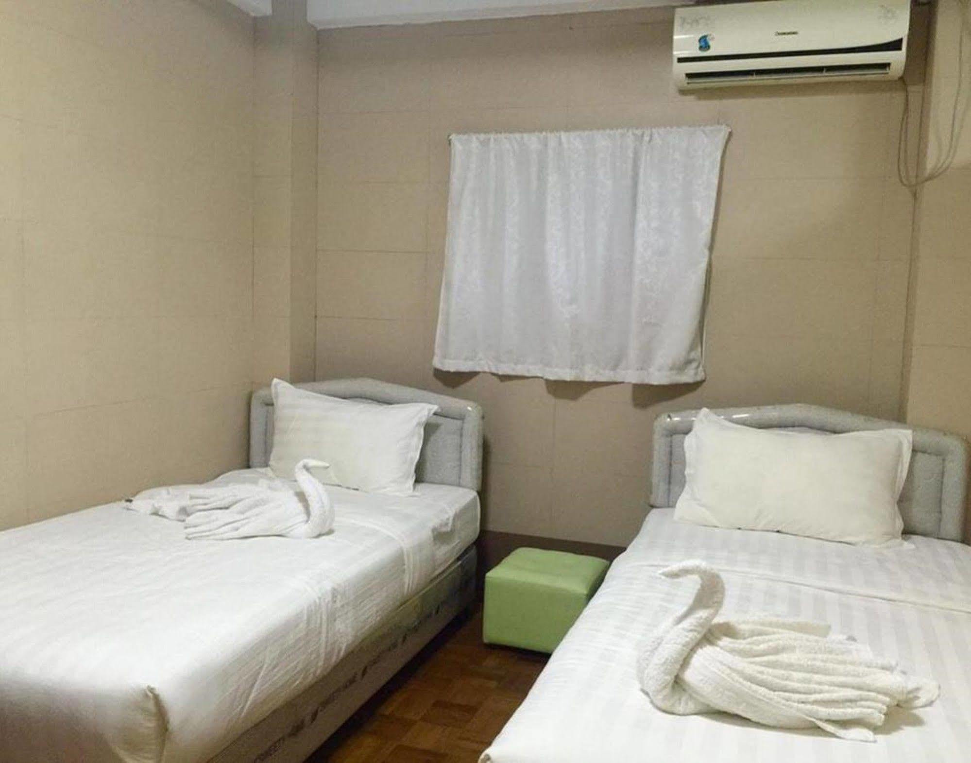 Pandora Motel Yangon Exterior photo